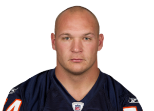 pic of american football player brian urlacher